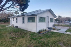 Bungalow overlooking Lake Dora!